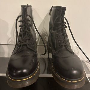 Dr. Marten 1460 Leather lace boots | size w 8
